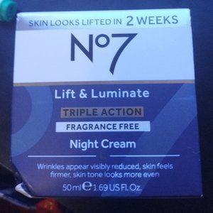 No7 Lift & Luminate Night Cream